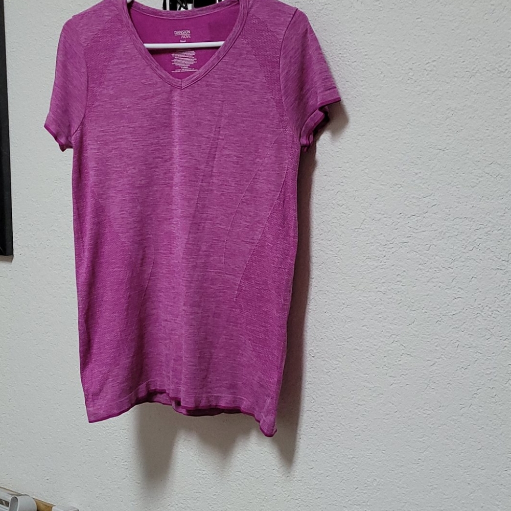 Danskin Now Fitted Large Workout Top